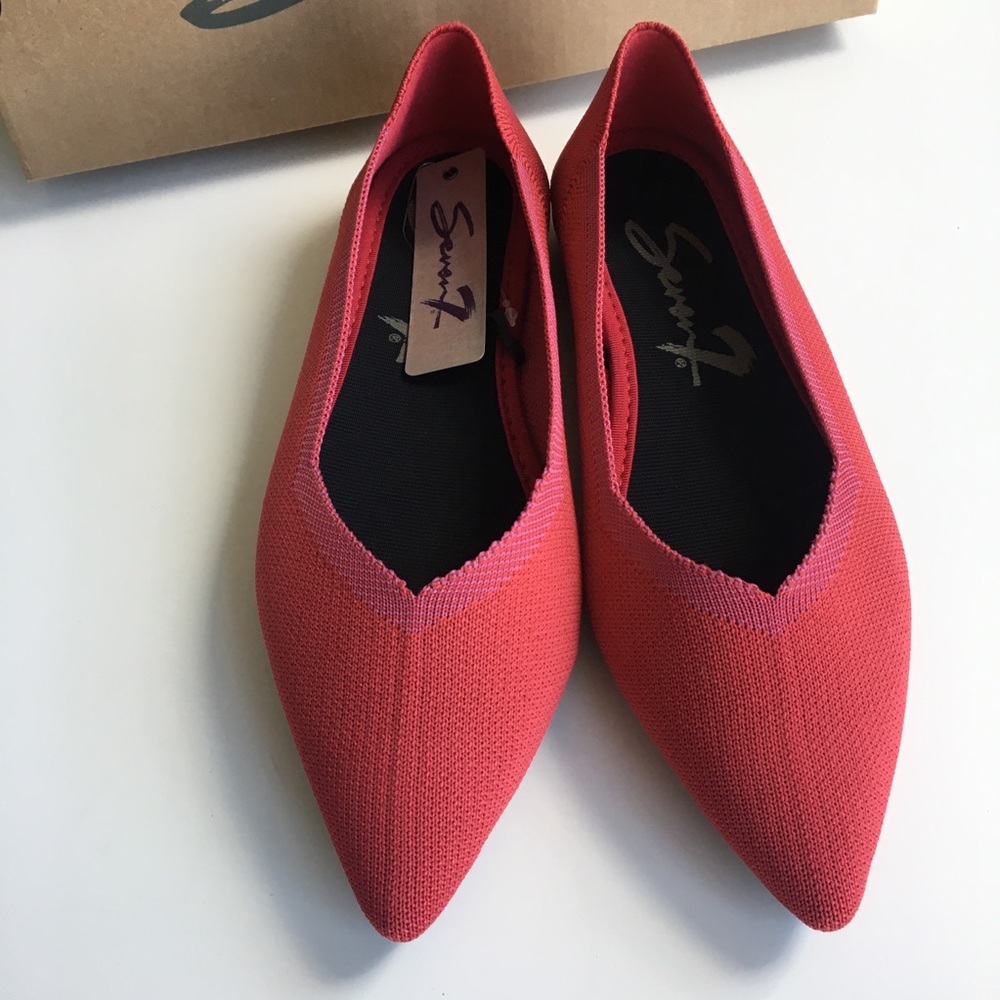 NWT Seven7 Elsa Red/ Pink Pointy Toe Canvas Flat - Picture 3 of 11